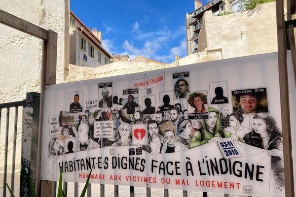 "Pour la première fois, on entend le slogan “Gaudin assassin” qui résonne dans la rue d'Aubagne immédiatement après la catastrophe", se souvient le journaliste Gilles Rof.