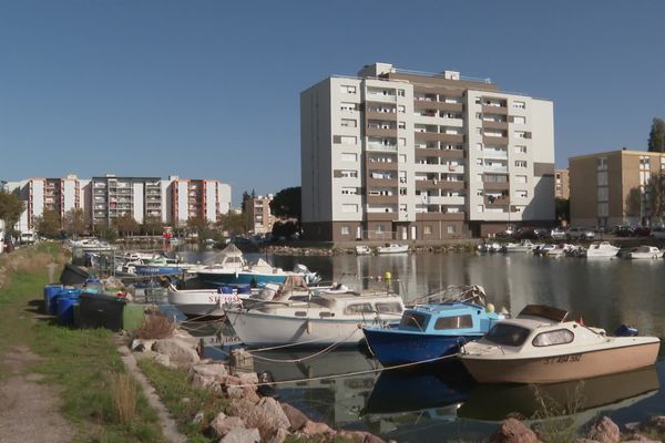 Trois jeunes hommes dont un mineur de 16 ans ont été interpellés près d'un point de deal dans le quartier sensible de l'Ile de Thau à Sète.