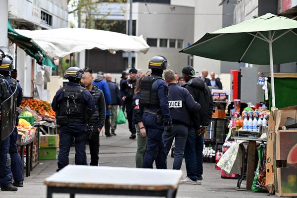 Depuis deux semaines, le ministère de l'Intérieur multiplie ces opérations d'envergure pour afficher sa volonté de lutter contre le trafic de stupéfiants.