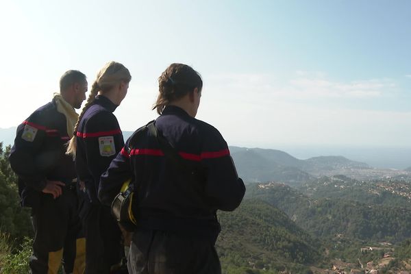 Le feu de Falicon est maîtrisé. Les sapeurs-pompiers continuent d'assurer une surveillance active.