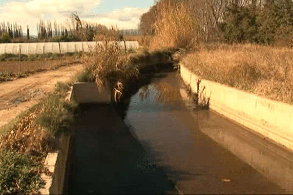 C'est dans un cours d'eau proche du mas où se déroulait la fête que le corps d'Adrien a été retrouvé dimanche après-midi.