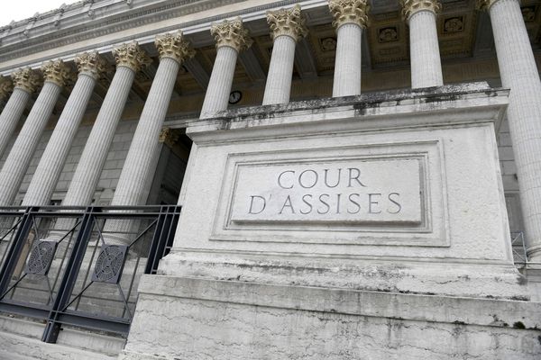 Un homme de 51 ans, qui se présentait comme ostéopathe, comparaissait devant les assises du Rhône, pour le viol d'une patiente. Il avait déjà été condamné pour viols et agressions sexuelles en 2018 par les assises du Rhône. Le verdict a été rendu le mardi 15 mars.