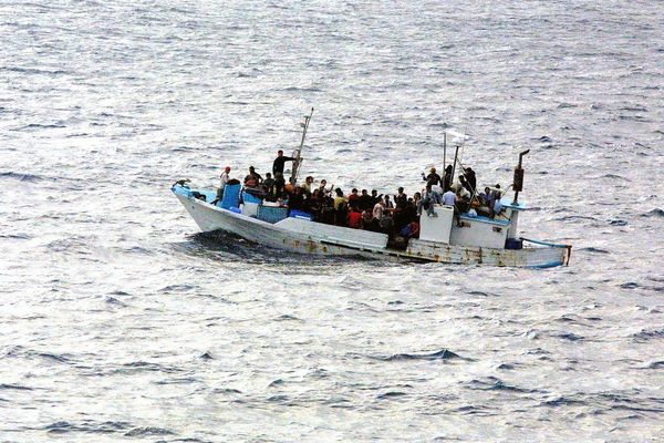 Bateau de migrants en Méditerrannée