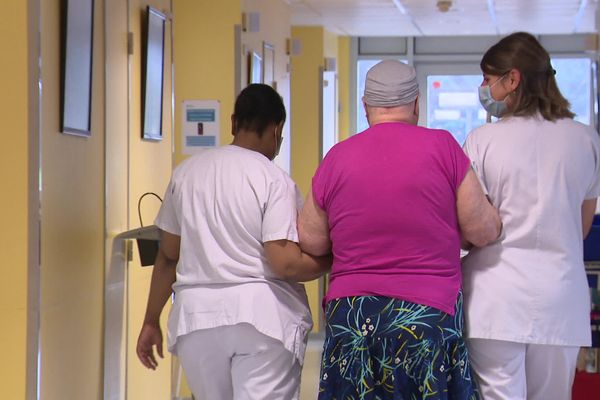 Une centaine de patients du centre hospitalier d'Angoulême va être réorientée vers d'autres établissements.