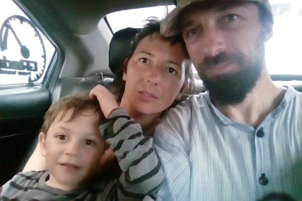 Aurélie, Fred et leur fils de 3 ans sont bloqués depuis le 12 mars dans la ville Mancora, au nord du Pérou