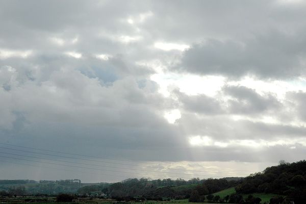 La pluie ne quittera pas la Normandie ce LUNDI.