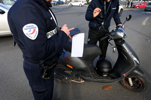 À cause du nombre d'accidents en hausse, la police intensifie les contrôles dans les Alpes-Maritimes, notamment concernant les 2 roues.