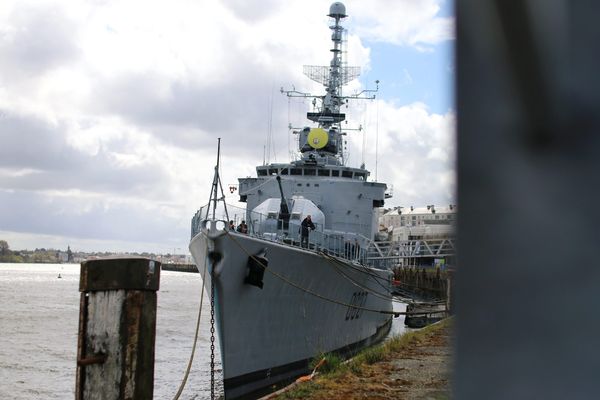 C'est près du Maillé-Brézé, au niveau du Quai de la Fosse, à Nantes, que le corps a été repêché par des pompiers plongeurs, lundi 24 octobre.