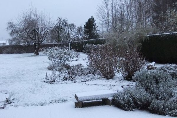 De la neige à Bavay ce lundi matin. 