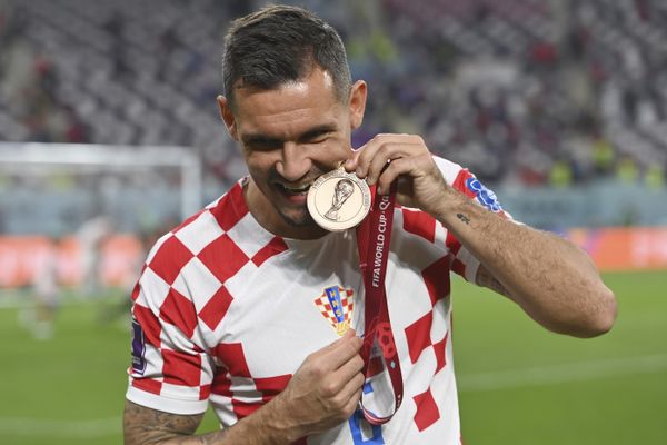 Dejan Lovren signe à Lyon jusqu'en juin 2025. Il a atteint la troisième place de la Coupe du Monde 2022 avec la Croatie il y a quelques semaines.