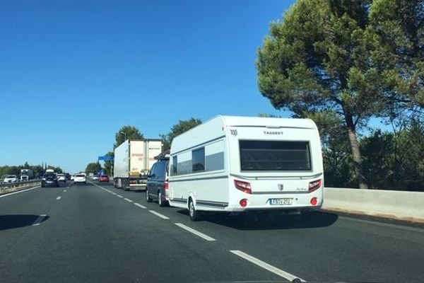 Le trafic est déjà dense ce samedi 13 juillet au matin sur l'autoroute A 9 entre Nîmes et Montpellier en raison de la première vaque de départ en vacances.