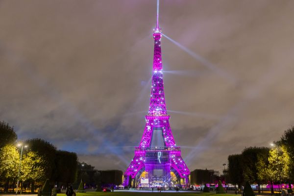 La tour Eiffel en rose à l'occasion d'Octobre rose. (Archives)