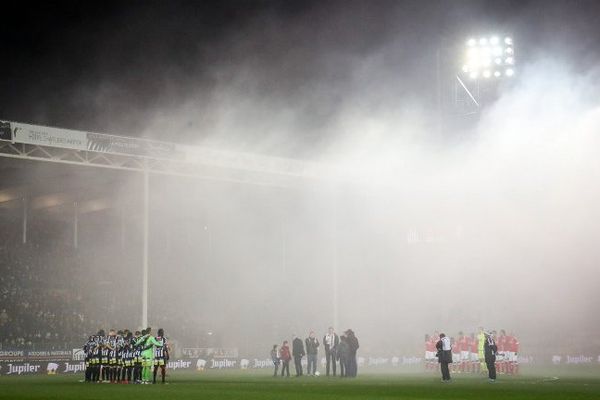 Le match a été définitivement arrêté à 20 minutes de la fin.