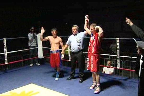 Anthony Settoul a remporté son combat de reprise au gala de boxe de Montluçon samedi 8 avril. Le boxeur clermontois était absent des rings depuis plus d'un an.