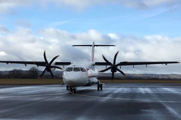 Lundi 28 octobre, des passagers du vol Paris-Aurillac ont mis 18 heures pour rallier les deux villes. 