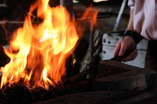 Le travail du métal, une question de technique et d'expérience.