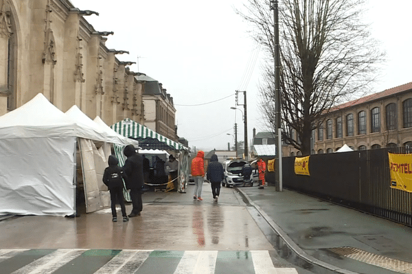 Les stands du Téléthon à Caudebec-lès-Elbeuf.