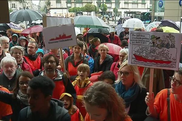 Plus de 1000 personnes pour soutenir l'Aquarius, à Rennes ce 6 octobre