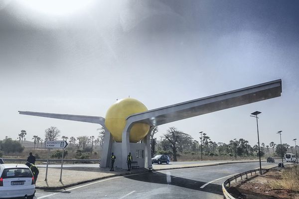 Le nouvel aéroport international de Dakar éclairé par la société du Lot-et-Garonne