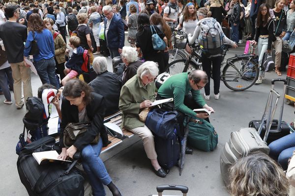 Les voyageurs en gare Montparnasse le 30 juillet 2017