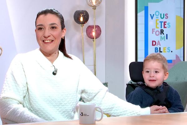 Chloé Jeanblanc et son fils Noé, trois ans, ont des perspectives d'avenir grâce au Téléthon.