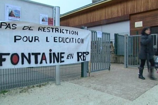 Les parents d'élèves occupent l'école