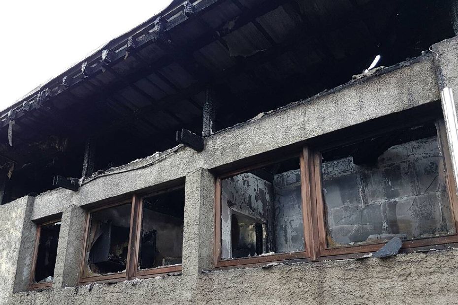 Grenoble : Un Ancien Restaurant Universitaire Ravagé Par Un Incendie Au ...