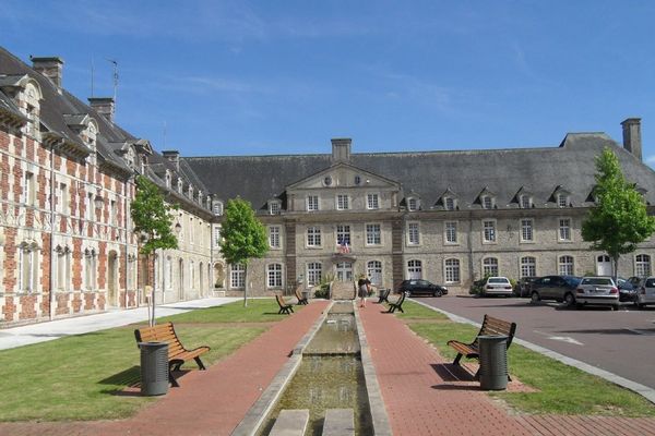 La mairie de Carentan dans la Manche, en 2015