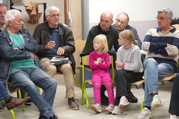 Une réunion publique a eu lieu vendredi 4 ocotbre 2024 à Andres, dans le Pas-de-Calais, réunissant les représentants de 10 collectifs anti-inondations.