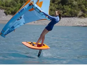 Découvrez la discipline du Wing Foil, ce sport en mer qui vous permet de voler au-dessus de l'eau