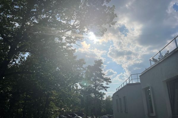 Mais quelle est cette boule aveuglante dans le ciel ? Le soleil est enfin réapparu ce lundi 3 juin après le mois de mai le plus pluvieux depuis16 ans !