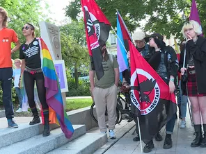 Plusieurs dizaines de personnes se sont rassemblées place René Goblet, à Amiens, le 13 juillet 2024.