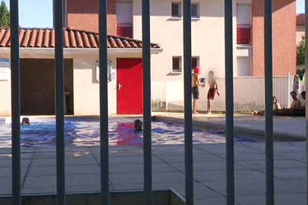 A Toulouse, police secours reçoit entre 10 et 15 appels par jour pour signaler des intrusions dans des piscines privées