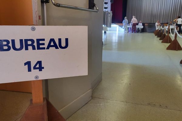 De quelle circonscription du Var ou des Alpes-Maritimes, je dépends ? Et quel bureau ?