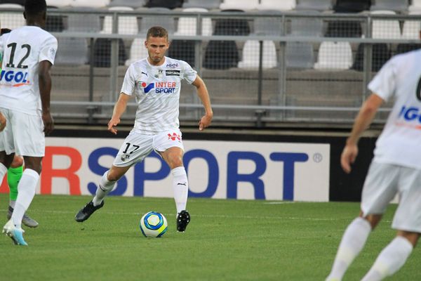 Le milieu de terrain de l'Amiens SC, Alexis Blin.