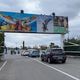 Les derniers visiteurs de Marineland se présentent devant l'entrée du parc, ce 5 janvier 2025.