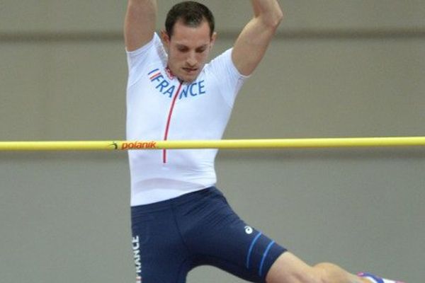 Renaud Lavillenie, lors de son saut au championnat d'Europe en salle à Prague