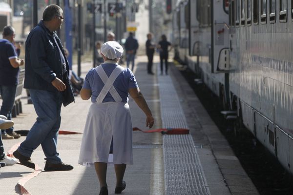 un train bloqué en gare de Lourdes. Photo d'illustration