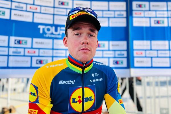 Mads Pedersen, vainqueur du prologue du Tour de la Provence 2024 ce jeudi à Marseille.