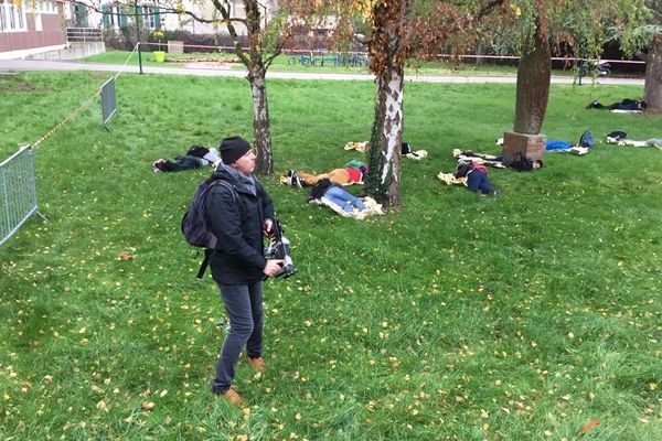 L'exercice de "tuerie de masse" au collège de Villeneuve-sur-Yonne lundi 18 novembre : ici le tireur présumé