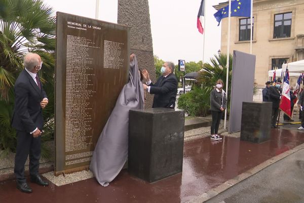 L'inauguration du mémorial de la Shoah et des Justes à Cherbourg-en-Contentin a eu lieu ce dimanche 4 octobre, place de la République. 