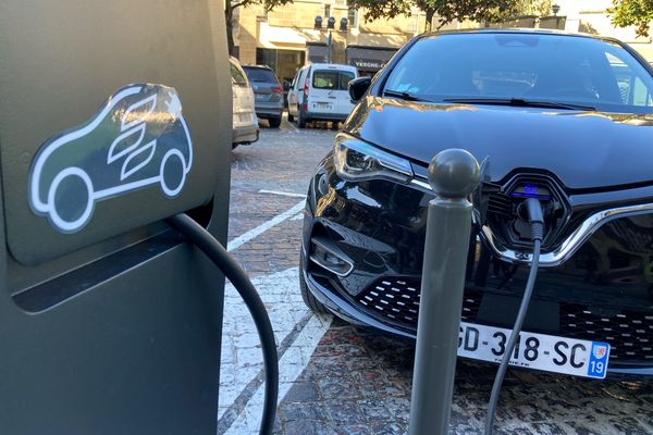 Les bornes électriques désormais payantes à Brive. La municipalité s'explique.