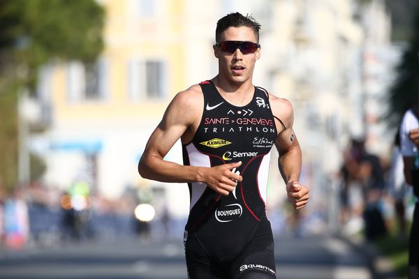 Vincent Luis sur le triathlon de Nice en 2017 - maxPPP