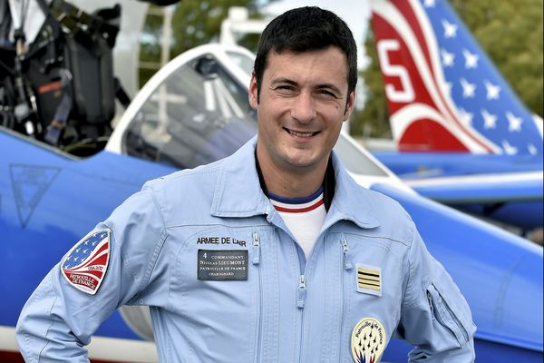 Le pilote corrézien de 34 ans était le leader de Patrouille de France pour saison 2018, mais, pour raison médicale, il ne pourra tenir son poste.