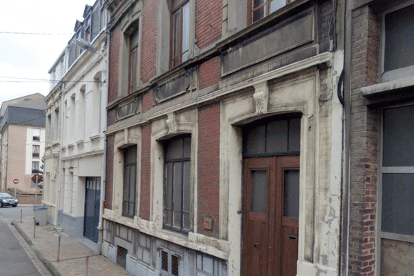 Ce logement était squatté par une trentaine de migrants, rue Caillette à Calais.