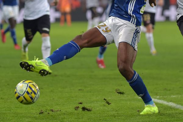 La pelouse du Stade Pierre-Mauroy a été très critiquée après la finale de la Coupe de la Ligue.