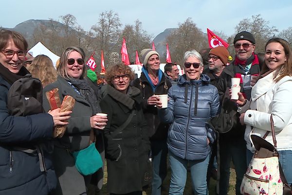 Quatre générations de la famille Goizet ont défilé ensemble ce mardi à Grenoble contre la réforme des retraites