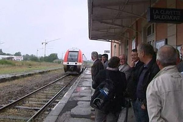 L’association Charolais-Brionnais en Mouvement demande la rénovation de la ligne qui relie Paray-le-Monial, en Saône-et-Loire, à Lyon, dans le Rhône.