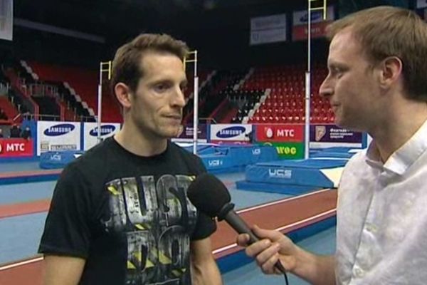 En direct de Donetsk en Ukraine, Renaud Lavillenie a confié à France 3 Auvergne ses ambitions de conquérant pour ce grand meeting. Et pourquoi pas battre son propre record personnel de 6,03 mètres ? 