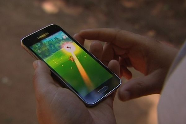 Pokémon Go consiste à chasser des pokémon virtuels sur son smartphone